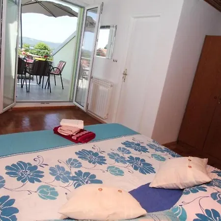 Vatrogasac- Two Bedroom With Balcony And Sea View Sveti Filip i Jakov