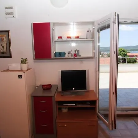 Vatrogasac- Two Bedroom With Balcony And Sea View * Sveti Filip i Jakov