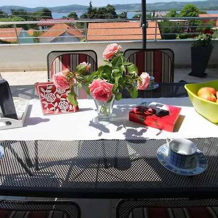 Vatrogasac- Two Bedroom With Balcony And Sea View Appartement *