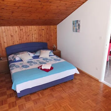 Vatrogasac- Two Bedroom With Balcony And Sea View Sveti Filip i Jakov